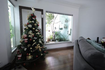 Casa à venda com 288m², 4 quartos e 5 vagasSala