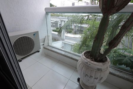 Casa à venda com 288m², 4 quartos e 5 vagasSacada da Suíte 2