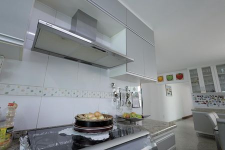 Casa à venda com 288m², 4 quartos e 5 vagasCozinha