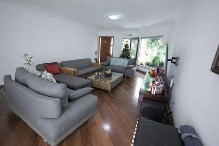 Casa à venda com 288m², 4 quartos e 5 vagasSala