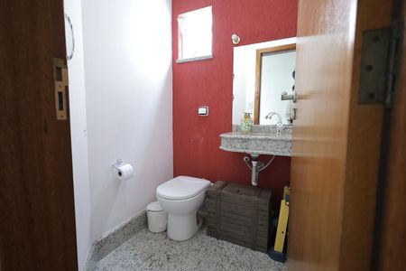 Casa à venda com 288m², 4 quartos e 5 vagasLavabo