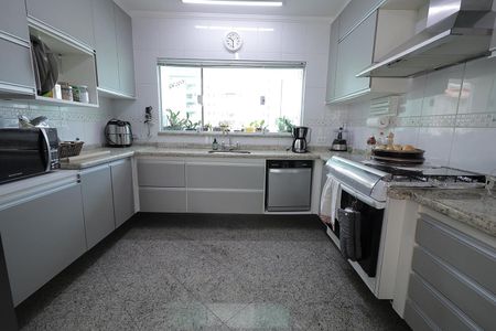 Casa à venda com 288m², 4 quartos e 5 vagasCozinha