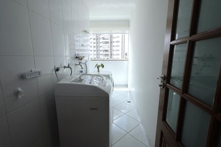 Casa à venda com 288m², 4 quartos e 5 vagasÁrea de Serviço