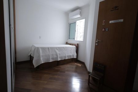 Casa à venda com 288m², 4 quartos e 5 vagasQuarto 2