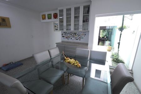 Casa à venda com 288m², 4 quartos e 5 vagasCopa