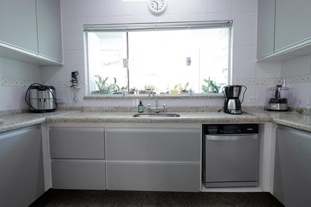 Casa à venda com 288m², 4 quartos e 5 vagasCozinha