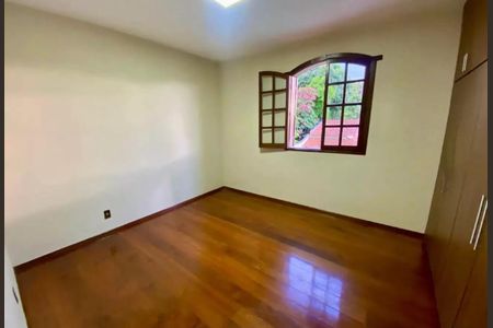 Casa para alugar com 453m², 4 quartos e 11 vagasQuarto