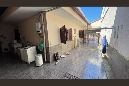 Casa à venda com 249m², 4 quartos e 3 vagas Casa à venda com 249m², 4 quartos e 3 vagasÁrea de Serviço