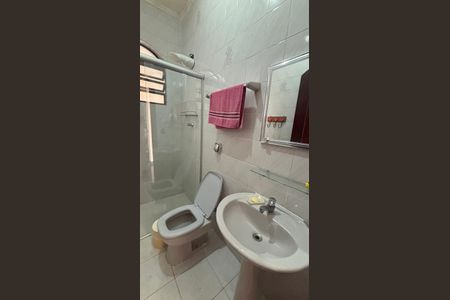 Casa à venda com 249m², 4 quartos e 3 vagas Casa à venda com 249m², 4 quartos e 3 vagasBanheiro