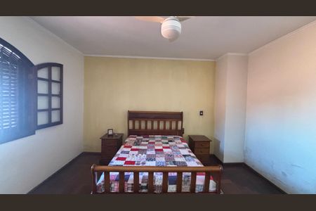 Casa à venda com 249m², 4 quartos e 3 vagas Casa à venda com 249m², 4 quartos e 3 vagasSuite