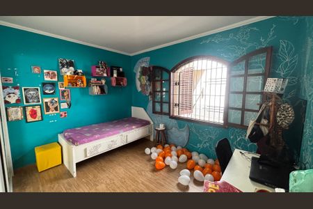 Casa à venda com 249m², 4 quartos e 3 vagas Casa à venda com 249m², 4 quartos e 3 vagasQuarto 1