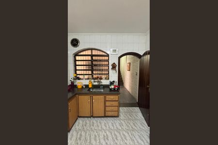 Casa à venda com 249m², 4 quartos e 3 vagas Casa à venda com 249m², 4 quartos e 3 vagasCozinha