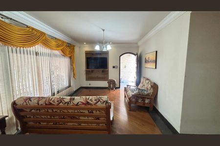 Sala  de casa à venda com 4 quartos, 249m² em Jardim Monte Libano, Santo André