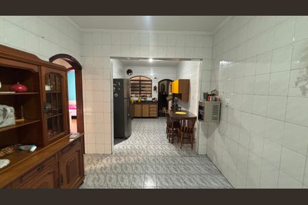 Casa à venda com 249m², 4 quartos e 3 vagas Casa à venda com 249m², 4 quartos e 3 vagasCozinha