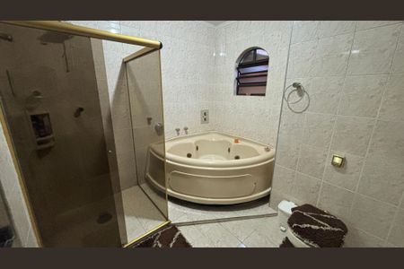 Casa à venda com 249m², 4 quartos e 3 vagas Casa à venda com 249m², 4 quartos e 3 vagasBanheiro da Suíte