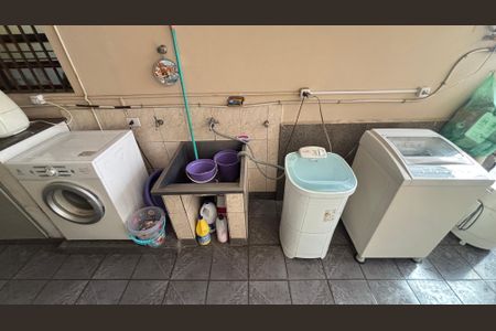 Casa à venda com 249m², 4 quartos e 3 vagas Casa à venda com 249m², 4 quartos e 3 vagasÁrea de Serviço