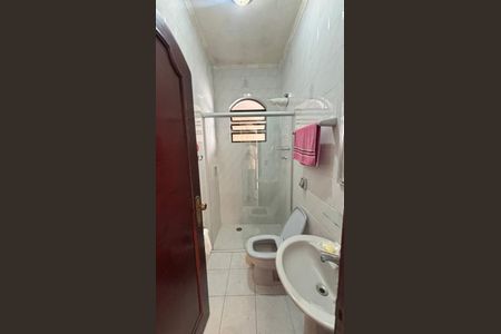 Casa à venda com 249m², 4 quartos e 3 vagas Casa à venda com 249m², 4 quartos e 3 vagasBanheiro