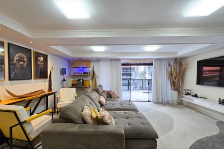 Casa à venda com 460m², 3 quartos e 4 vagas Casa à venda com 460m², 3 quartos e 4 vagasSala