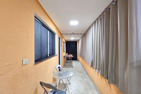 Casa à venda com 460m², 3 quartos e 4 vagas Casa à venda com 460m², 3 quartos e 4 vagasQuintal