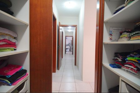 Casa para alugar com 251m², 4 quartos e 4 vagasCloset