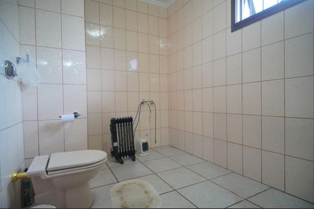 Casa para alugar com 251m², 4 quartos e 4 vagasBanheiro da Suíte