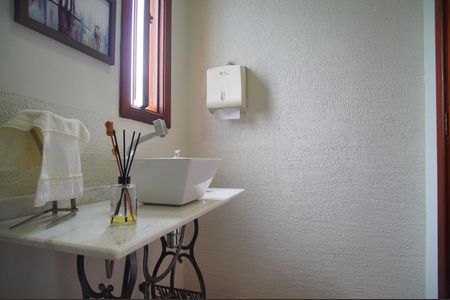 Casa para alugar com 251m², 4 quartos e 4 vagasLavabo