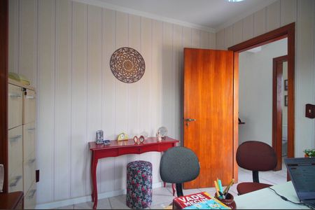 Casa para alugar com 251m², 4 quartos e 4 vagasEscritório