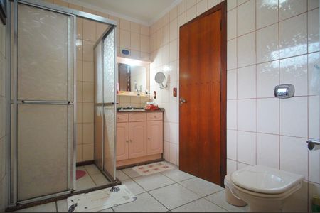 Casa para alugar com 251m², 4 quartos e 4 vagasBanheiro da Suíte