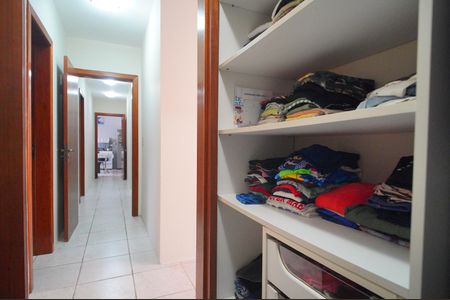 Casa para alugar com 251m², 4 quartos e 4 vagasCloset