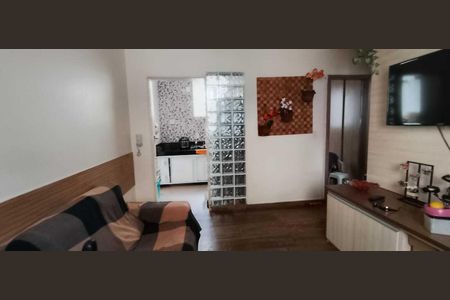 Sala de apartamento para alugar com 2 quartos, 42m² em Serrano, Belo Horizonte