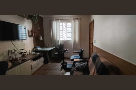 Sala de apartamento para alugar com 2 quartos, 42m² em Serrano, Belo Horizonte