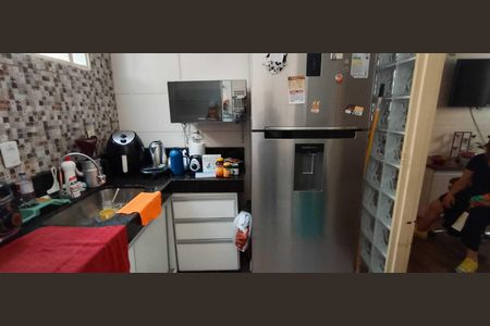 Cozinha de apartamento para alugar com 2 quartos, 42m² em Serrano, Belo Horizonte