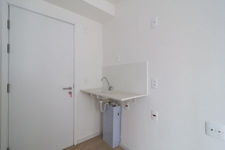 Cozinha de apartamento para alugar com 1 quarto, 18m² em Vila Plana, São Paulo