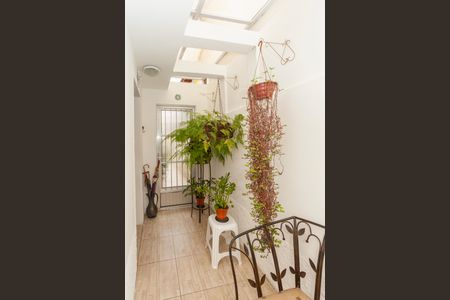 Casa à venda com 165m², 4 quartos e 2 vagasEntrada