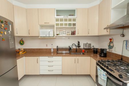 Casa à venda com 165m², 4 quartos e 2 vagasCozinha