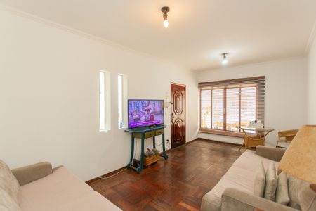 Casa à venda com 165m², 4 quartos e 2 vagasSala