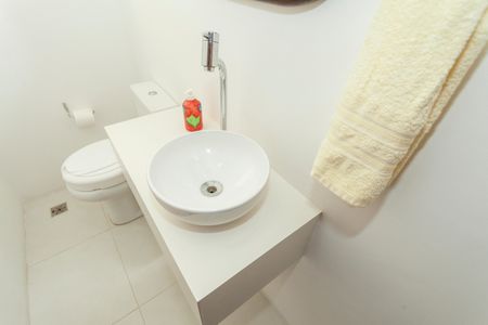 Casa à venda com 165m², 4 quartos e 2 vagasLavabo