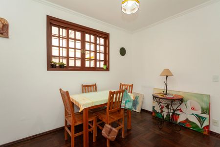 Casa à venda com 165m², 4 quartos e 2 vagasCopa