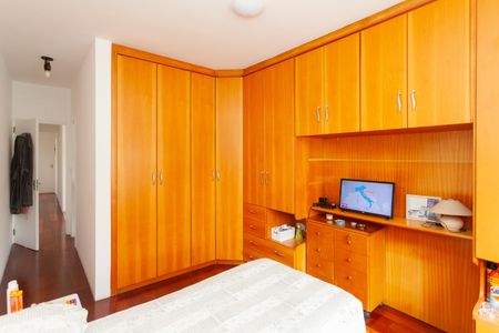 Casa à venda com 165m², 4 quartos e 2 vagasSuíte