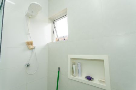 Casa à venda com 165m², 4 quartos e 2 vagasBanheiro