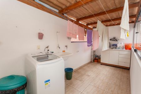 Casa à venda com 165m², 4 quartos e 2 vagasÁrea de Serviço