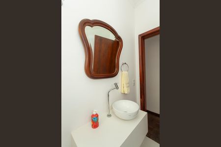 Casa à venda com 165m², 4 quartos e 2 vagasLavabo