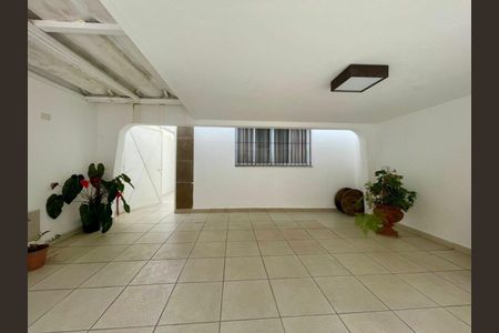 Casa à venda com 210m², 3 quartos e 2 vagas