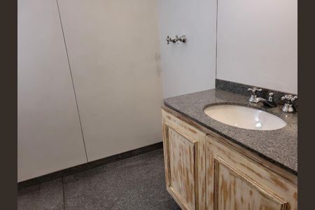 Apartamento à venda com 220m², 3 quartos e 4 vagas