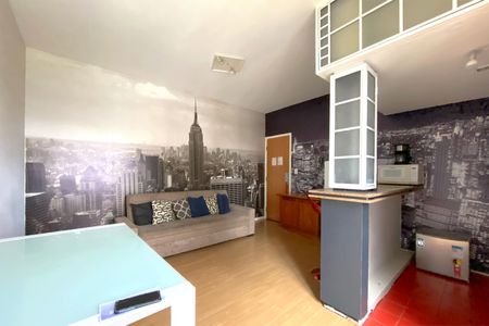 Sala de kitnet/studio para alugar com 1 quarto, 42m² em Funcionários, Belo Horizonte