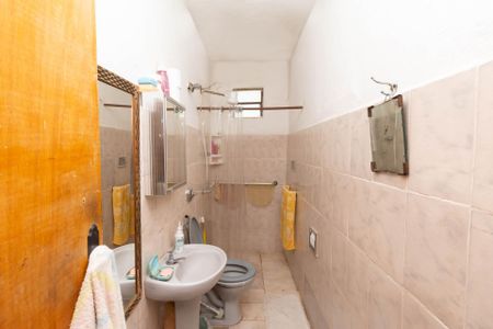 Casa à venda com 360m², 3 quartos e 2 vagasBanheiro