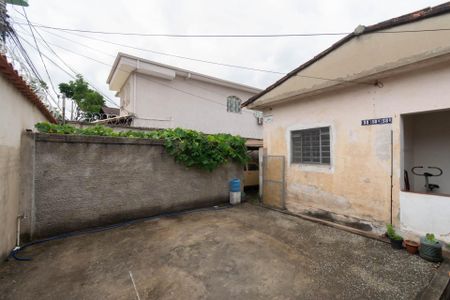 Casa à venda com 360m², 3 quartos e 2 vagasQuintal e Fachada Interna