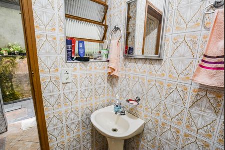 Casa à venda com 109m², 2 quartos e 1 vaga Casa à venda com 109m², 2 quartos e 1 vagaBanheiro Social