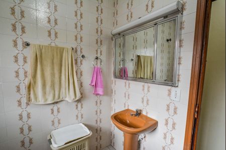 Casa à venda com 109m², 2 quartos e 1 vaga Casa à venda com 109m², 2 quartos e 1 vagaBanheiro Corredor