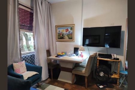 Sala de apartamento para alugar com 2 quartos, 50m² em Copacabana, Rio de Janeiro